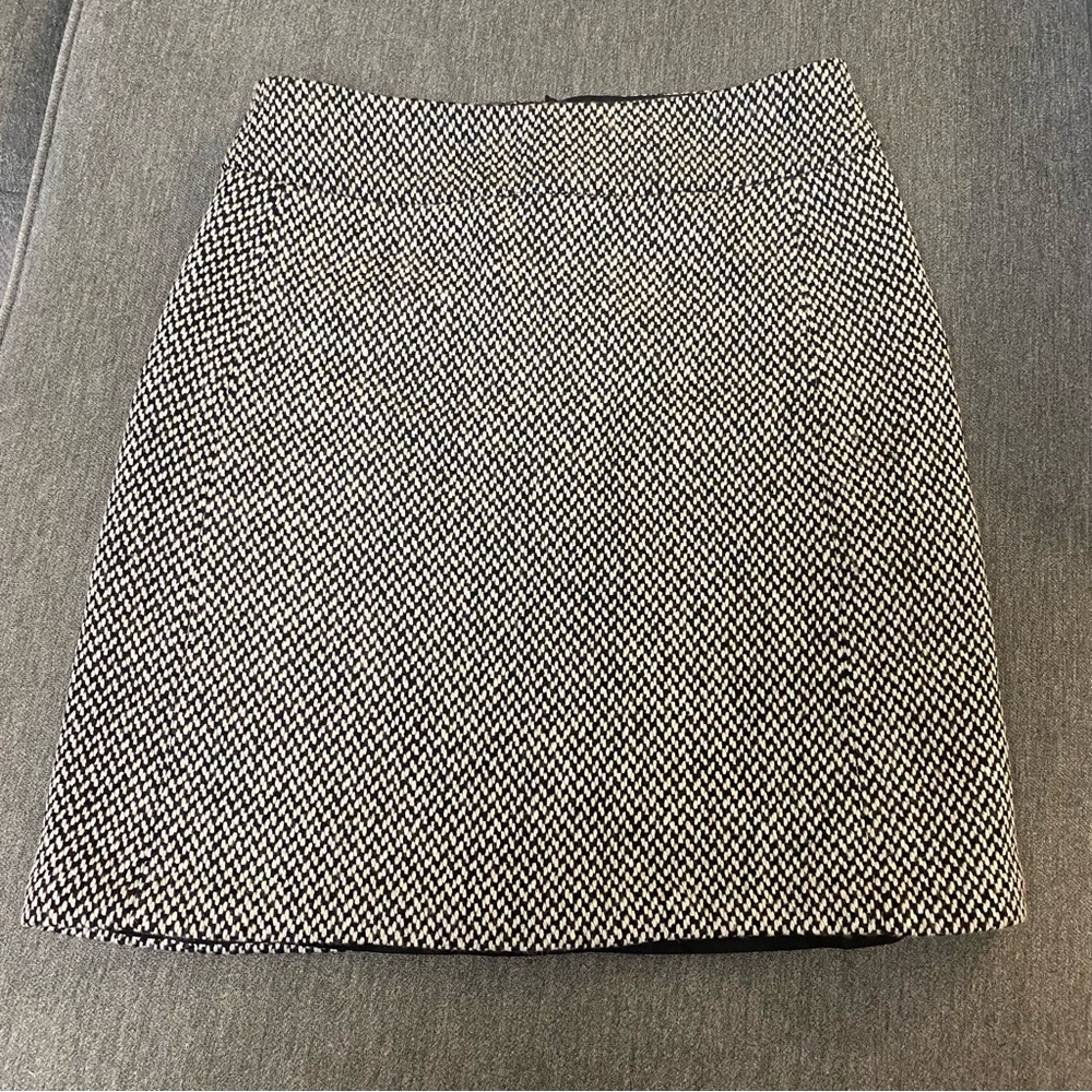 Jacob Size 1/2 Women's Wool Lined Herringbone Pattern Mini Black and White Skirt